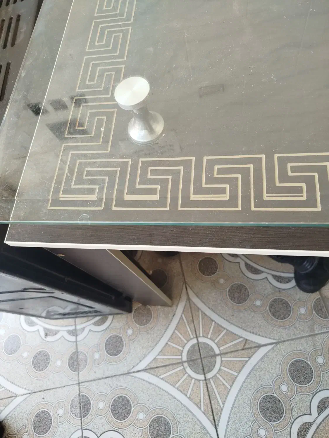 میز ناهارخوری 6نفر ه کارکرده و سالم باشیشه ضخیم|میز و صندلی غذاخوری|تبریز, |دیوار