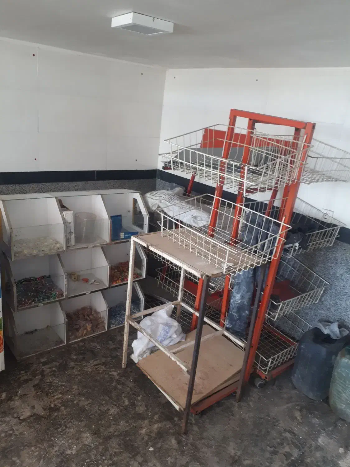 جای شکلات. جای حبوبات. استند|فروشگاه و مغازه|مشگین شهر, |دیوار