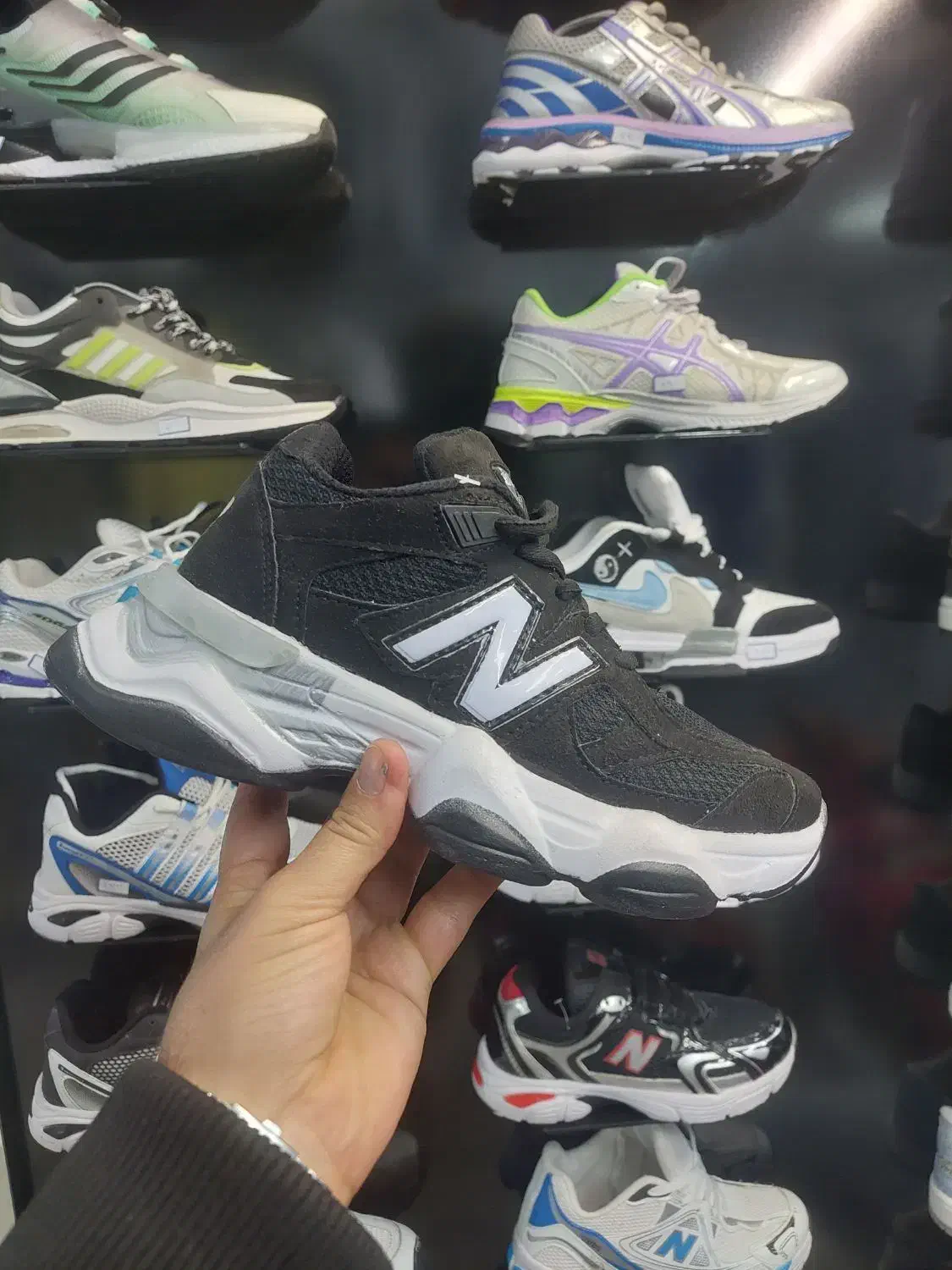 کتونی زنونه|کیف، کفش، کمربند|اسفراین, |دیوار