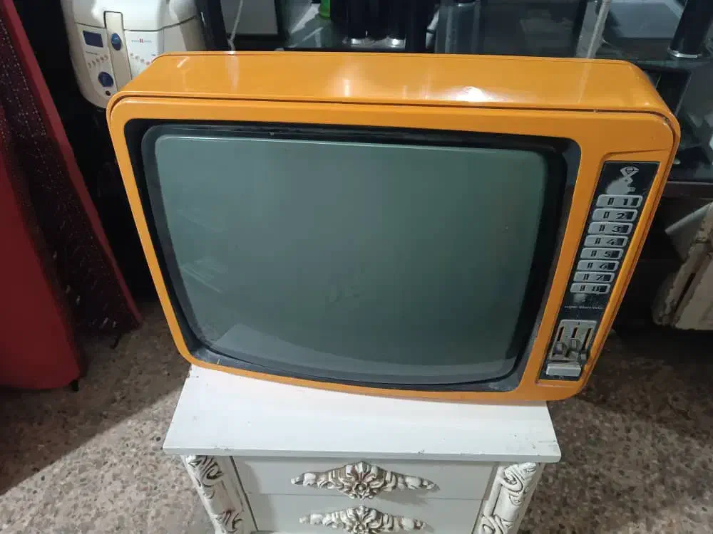 تلویزیون قدیمی|کلکسیون اشیاء عتیقه|رانکوه, |دیوار