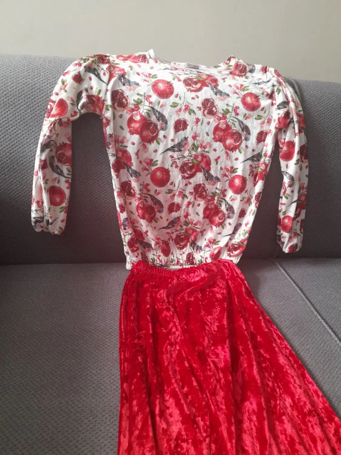 بلوز وشلوار یلدایی مخمل|کفش و لباس بچه|کرمان, |دیوار