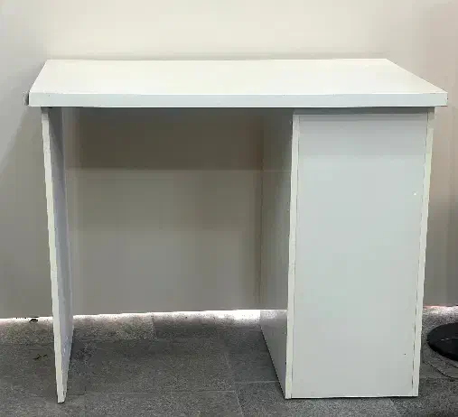 میز ناخن در حد نو ، جنس فایبرگلاس|آرایشگاه و سالنهای زیبایی|ابهر, |دیوار