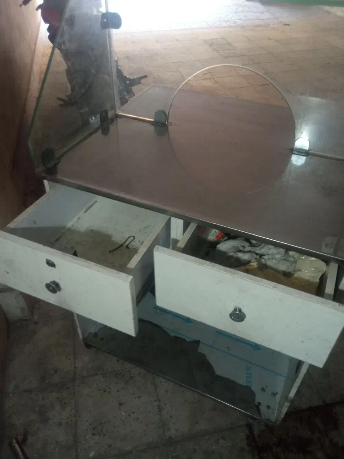 میز کار ساندویچی|کافیشاپ و رستوران|تهران, مینای شمالی (مخبر)|دیوار