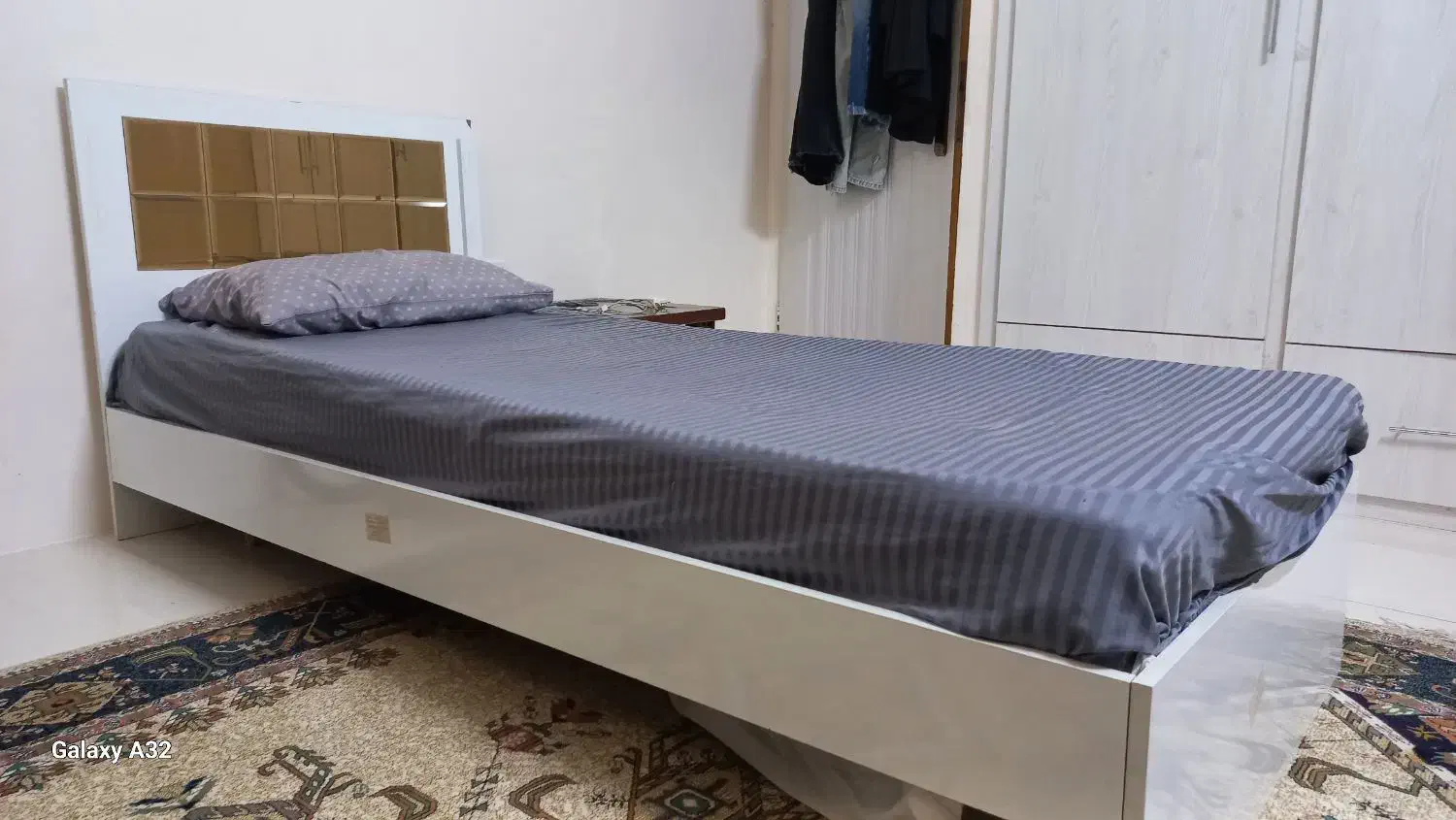 تخت خواب تک نفره با خوشخواب|تخت و سرویس خواب|مشهد, الهیه|دیوار