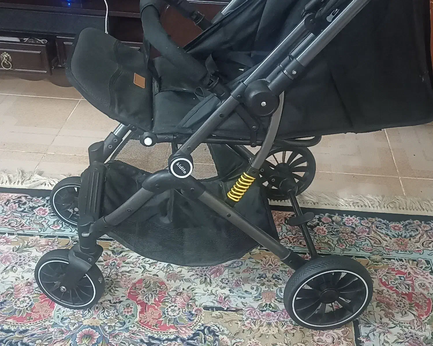 کالسکه کیدیلو ۵۲۵ در حد نو|کالسکه و لوازم جانبی|قم, زنبیل آباد|دیوار