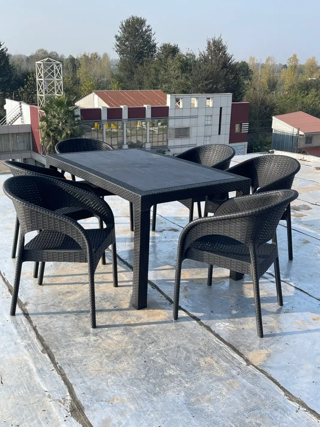 صندلی پلاستیکی ناصر|میز و صندلی غذاخوری|رشت, پیرسرا|دیوار