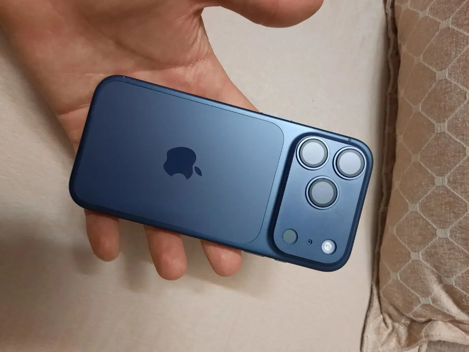 Iphone 17 pro za|موبایل|مشهد, اقبال|دیوار