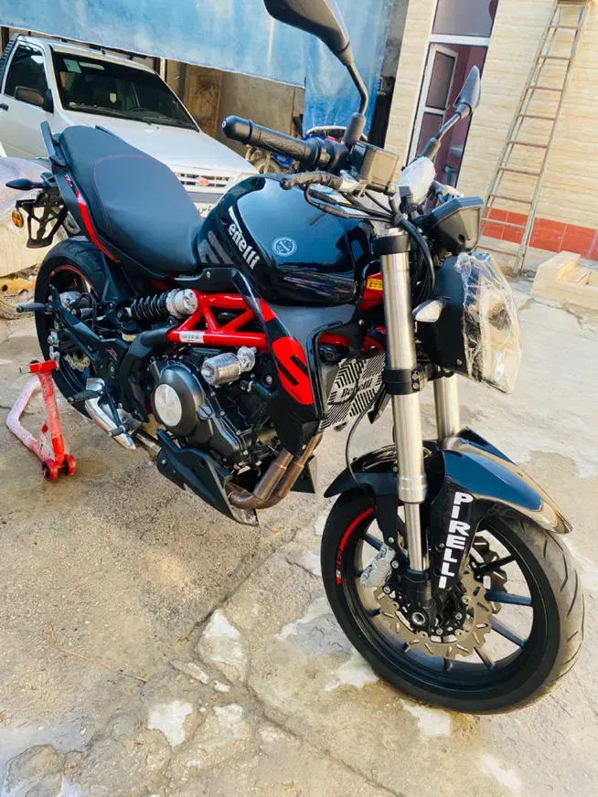 بنلی جفت سیلندر ۳۰۰ صفر|موتورسیکلت|بوشهر, |دیوار