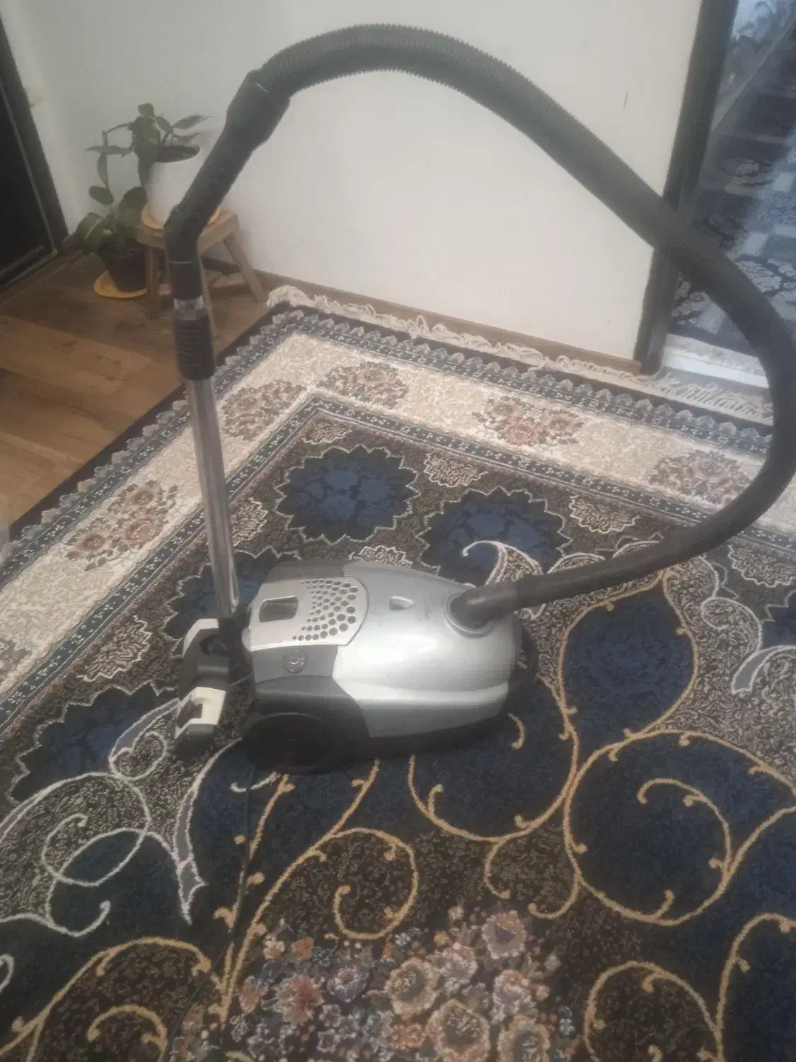 فروش فوری جارو برقی|جاروبرقی، جارو شارژی، بخارشو|شیراز, کوشک میدان|دیوار