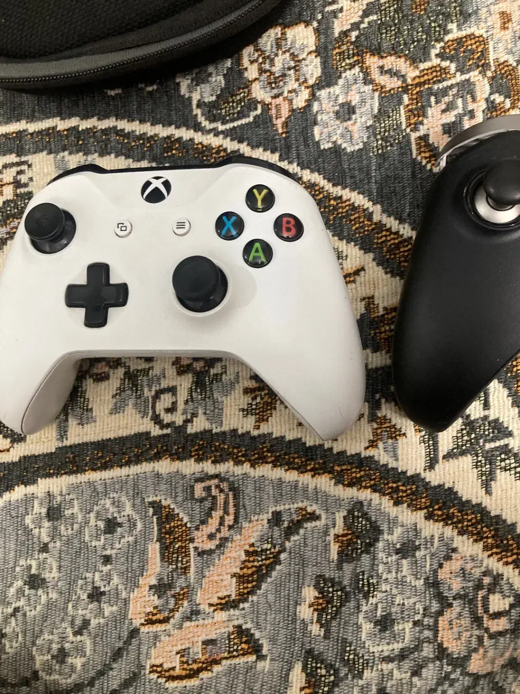 Xbox one s ایکس باکس وان اس همراه با دستت الیت|کنسول، بازی ویدئویی و آنلاین|تهران, کیانشهر|دیوار