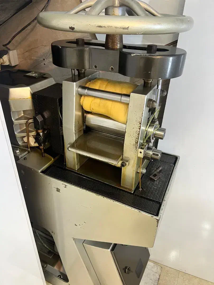 دستگاه نورد طلا|ابزارآلات|اصفهان, نقش جهان|دیوار