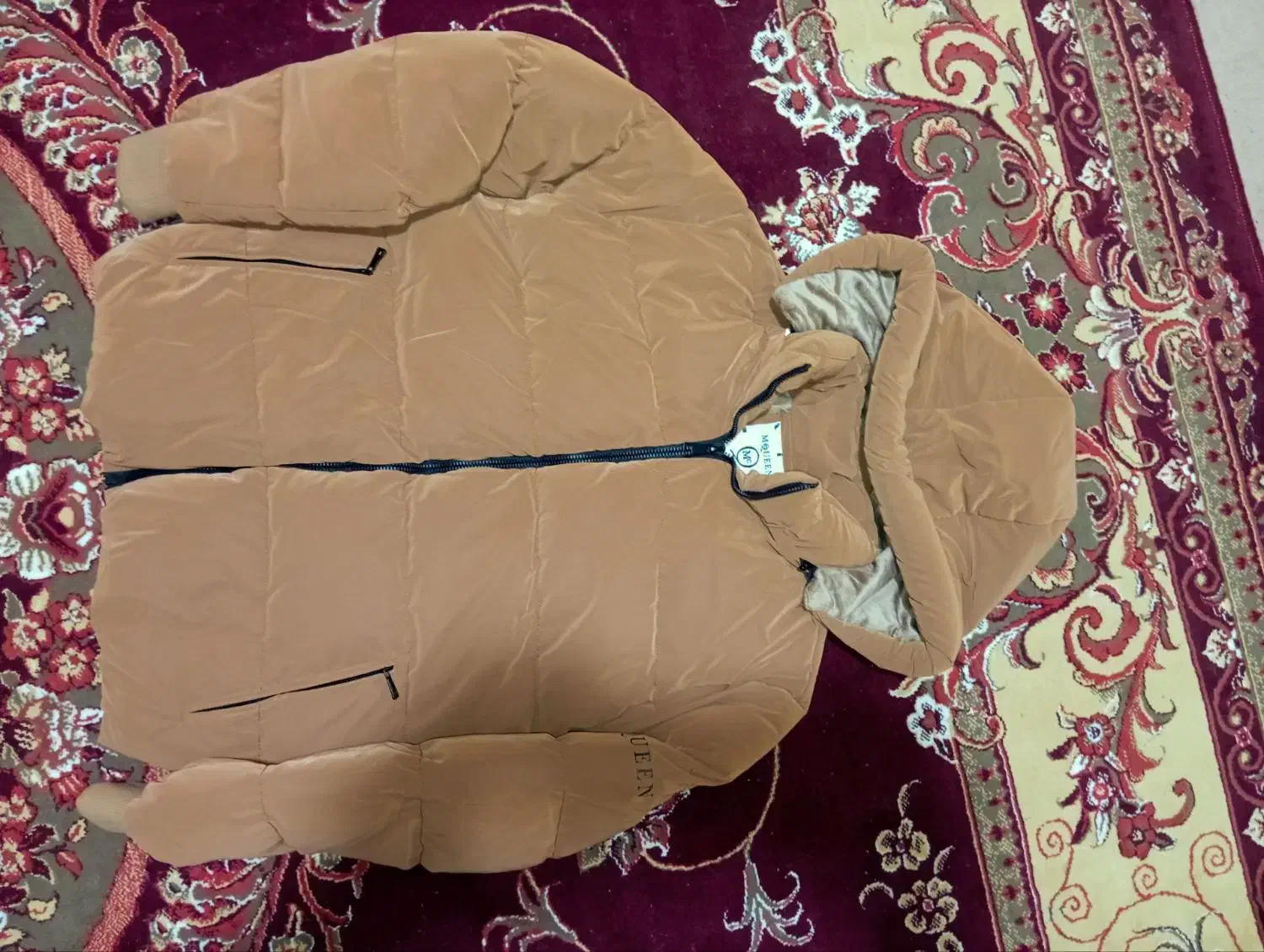 کاپشن برند مکویین|لباس|یاسوج, |دیوار