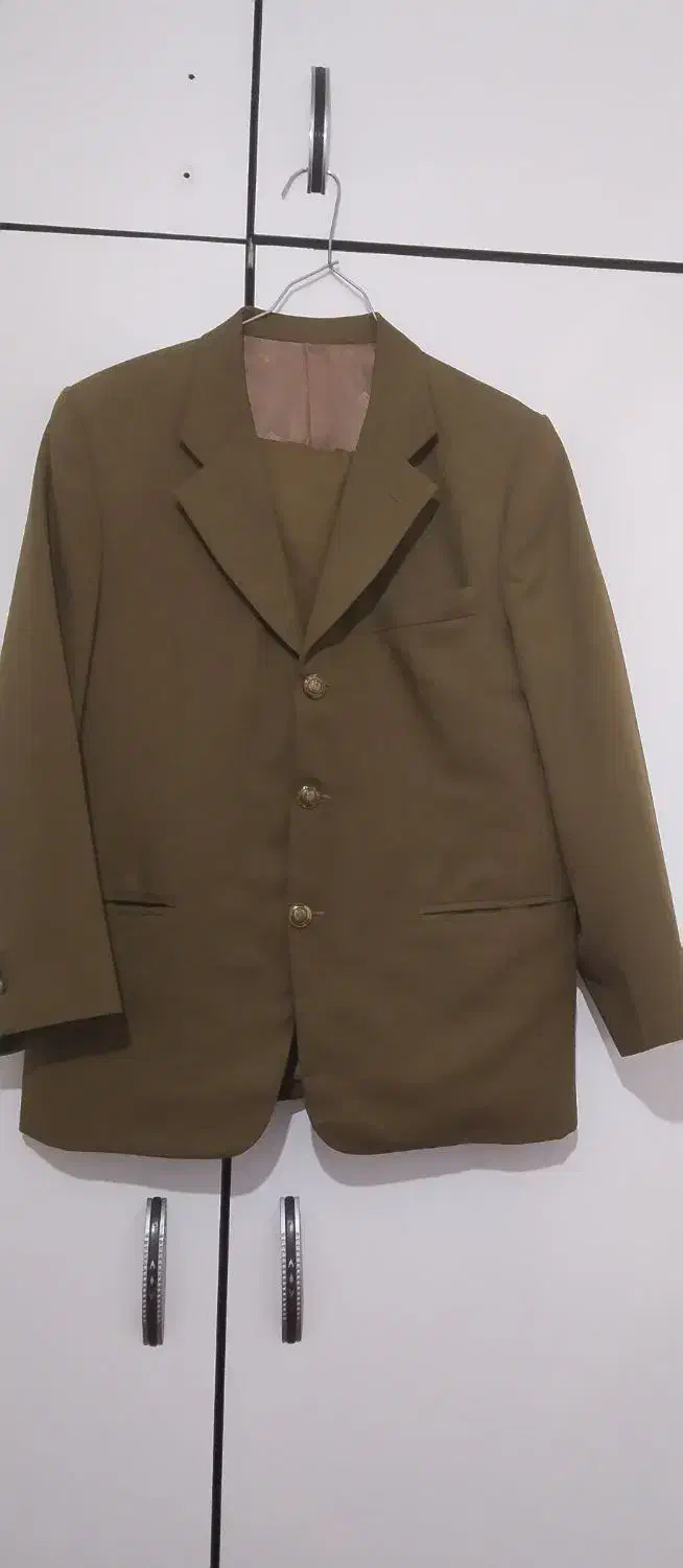 کت شلوار|لباس|اقبالیه, |دیوار