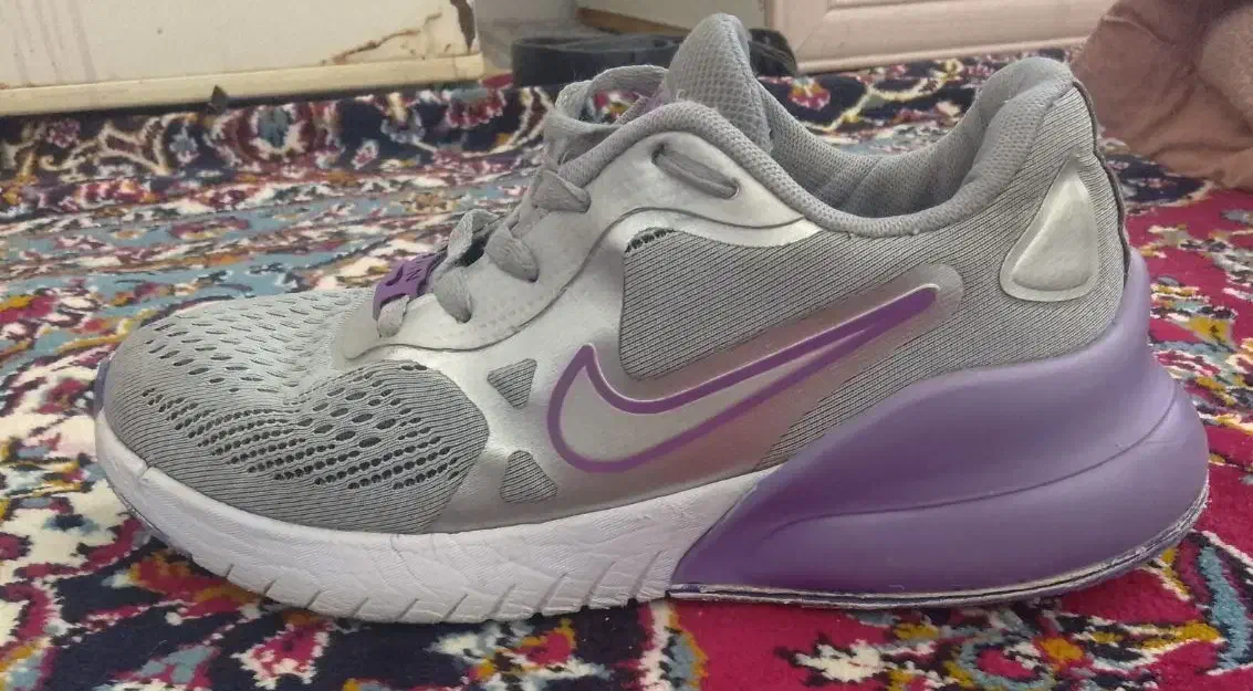 کتانی مدل نایک.اورجینال ساخت ویتنام..|کیف، کفش، کمربند|صحنه, |دیوار