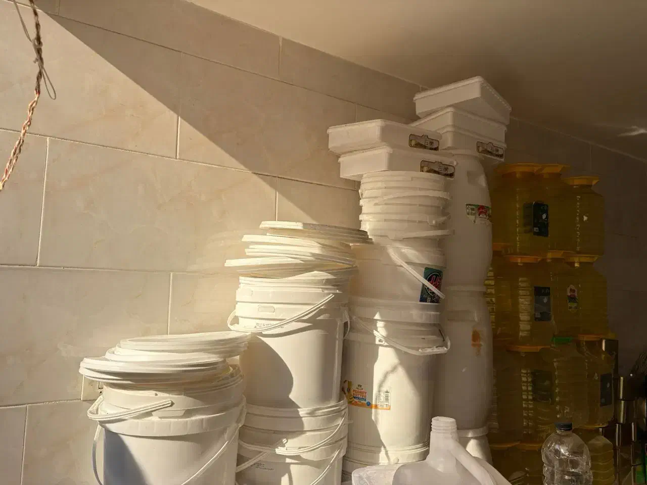 سطل و بشکه|ظروف نگهدارنده، پلاستیکی، یک‌بارمصرف|اصفهان, دستگرده|دیوار