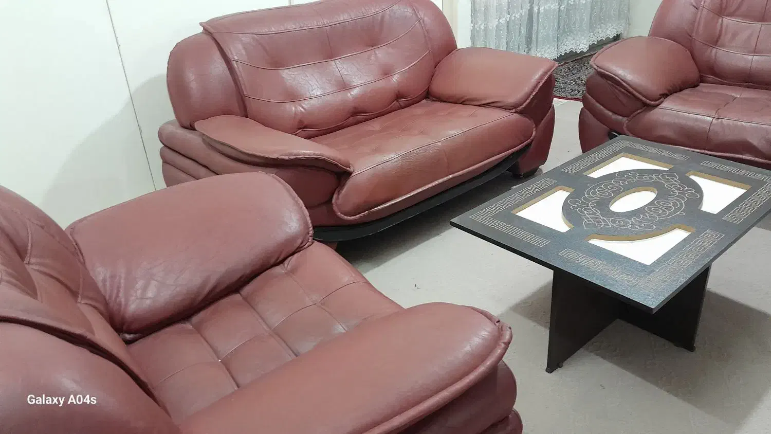 مبل چرم باقیمت مناسب|مبلمان خانگی و میز عسلی|اسلامشهر, زرافشان|دیوار