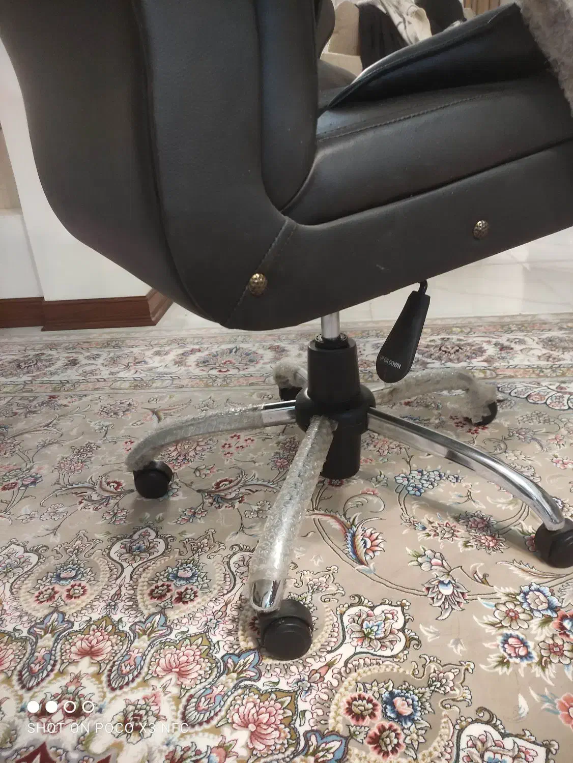 صندلی|میز تحریر و کامپیوتر|ری, فیروزآبادی|دیوار