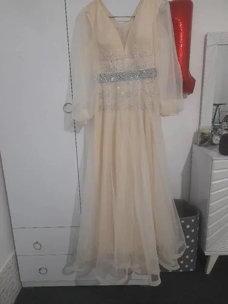 لباس مجلسی|لباس|همایجان, |دیوار