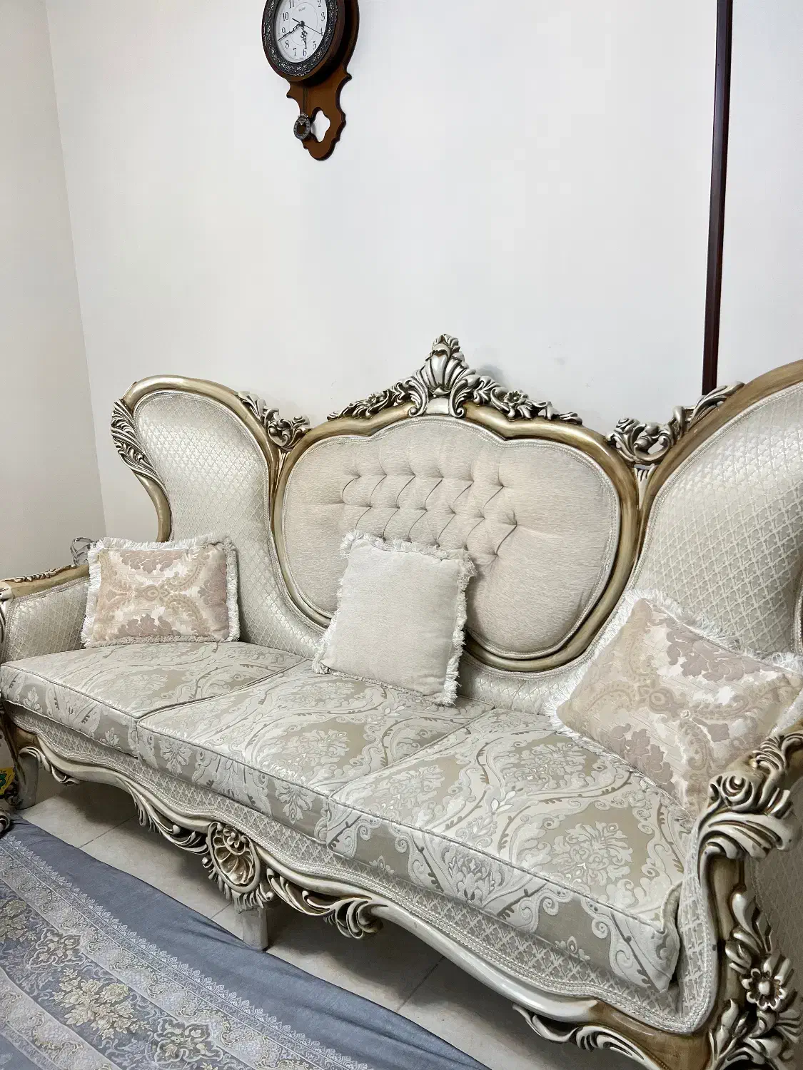 ست مبل ۹ نفره و میز ناهار خوری ۶ نفره سلطنتی چوبی|مبلمان خانگی و میز عسلی|تهران, بروجردی|دیوار