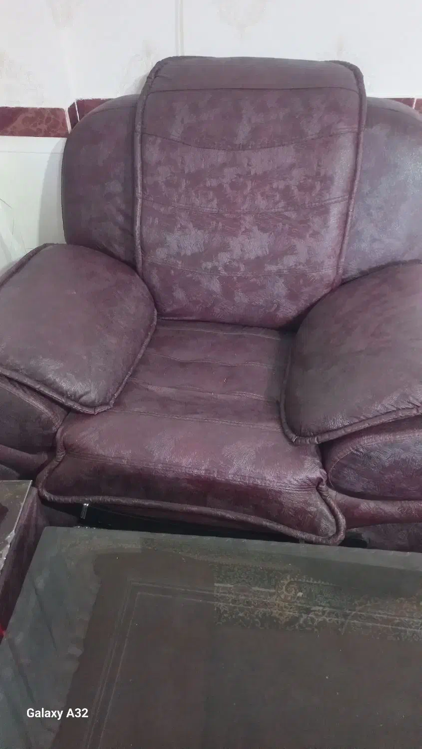 مبل تک نفره چرم|مبلمان خانگی و میز عسلی|زنجان, |دیوار