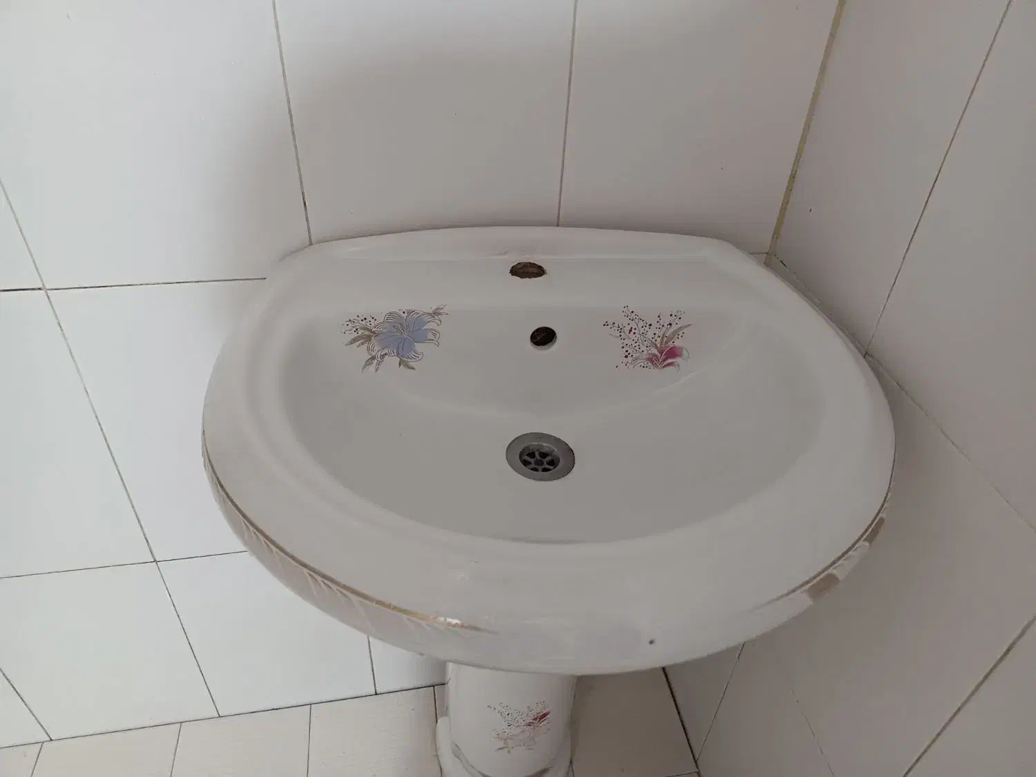 روشویی پایه دار|لوازم سرویس بهداشتی|لاهیجان, لفمجان|دیوار