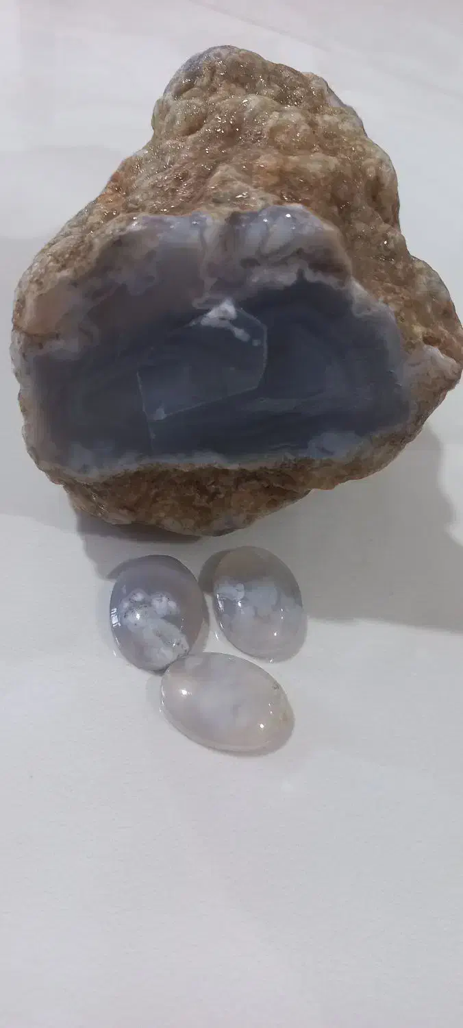 عقیق سفید سنگ فردوس|جواهرات|گناباد, |دیوار