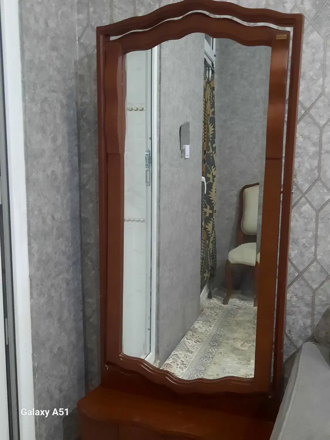 آینه ایستاده تمام چوب|بوفه، ویترین، کنسول|مشهد, هفده شهریور|دیوار