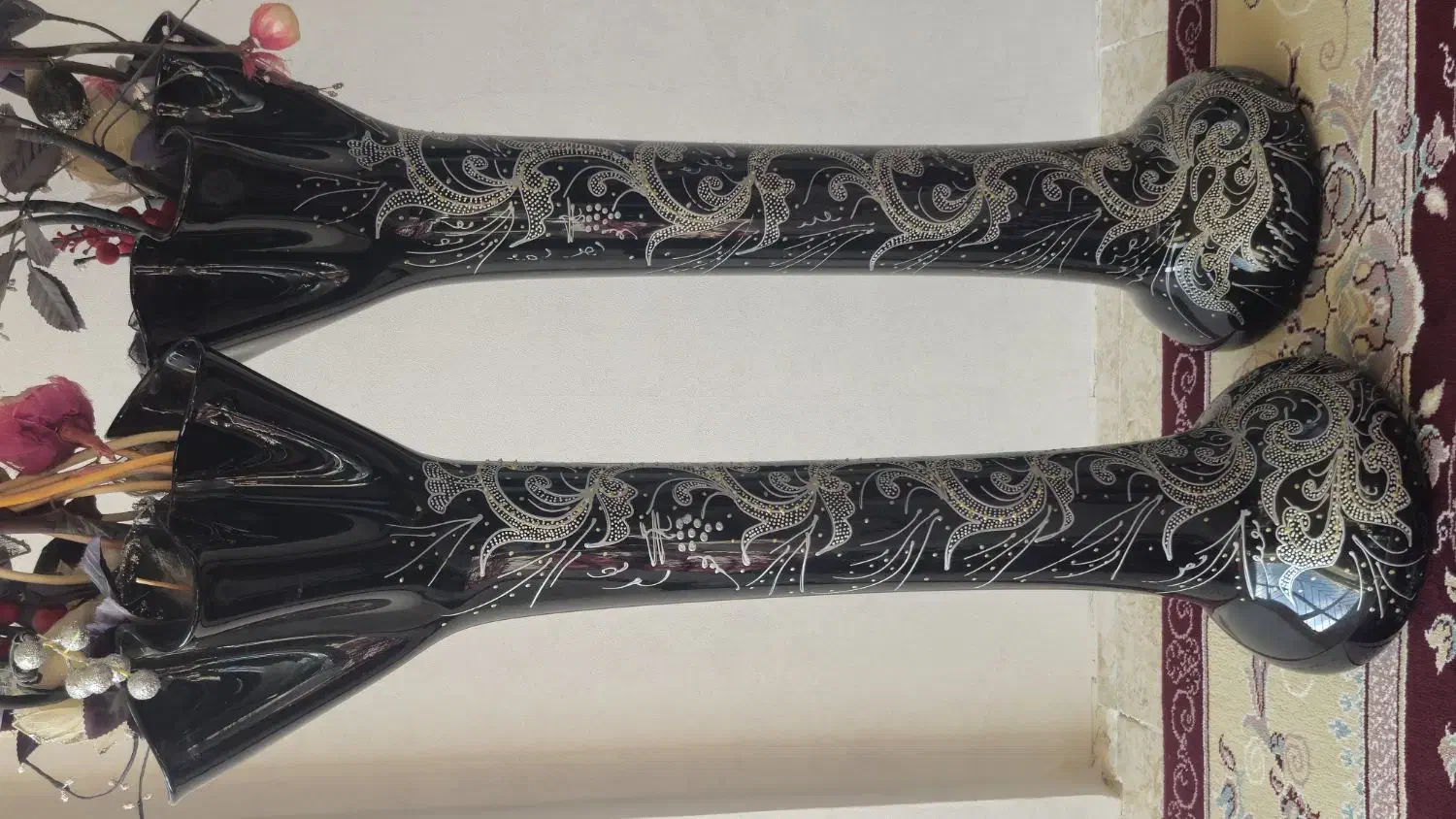 گلدان شیشه ای، همراه شاخه گل مصنوعی|صنایع دستی و سایر لوازم تزئینی|سنندج, |دیوار