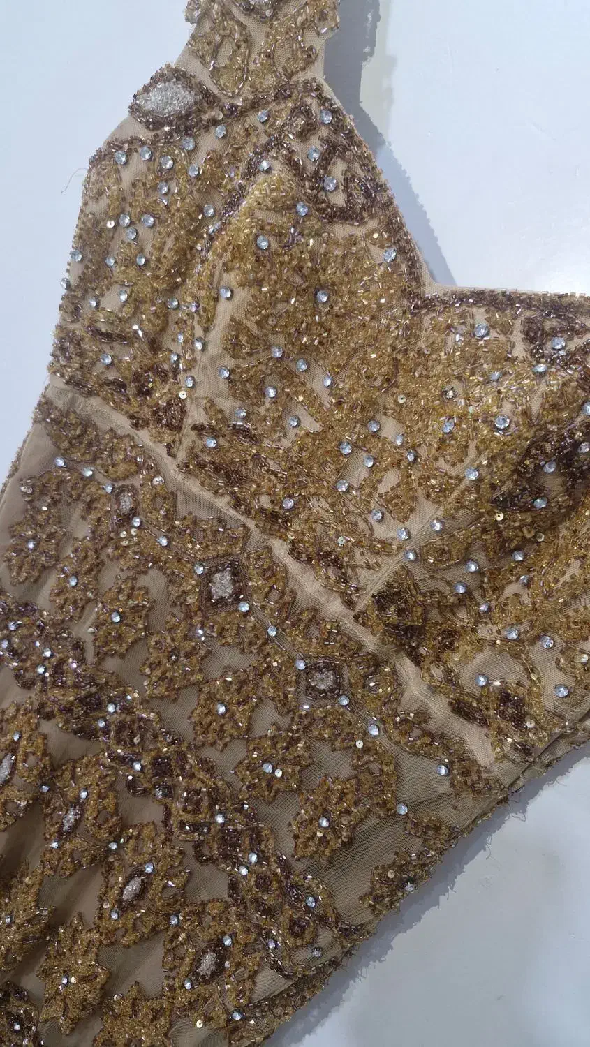 مجلسی لباس|لباس|فیروزکوه, |دیوار