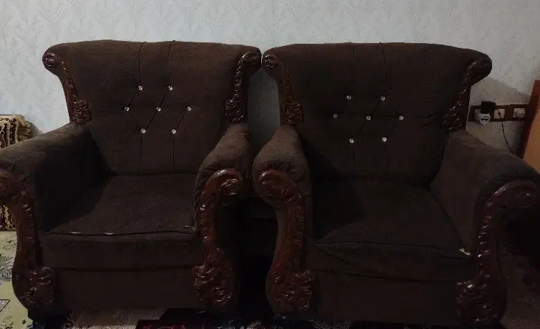 مبل راحتی|مبلمان خانگی و میز عسلی|گرمی, |دیوار