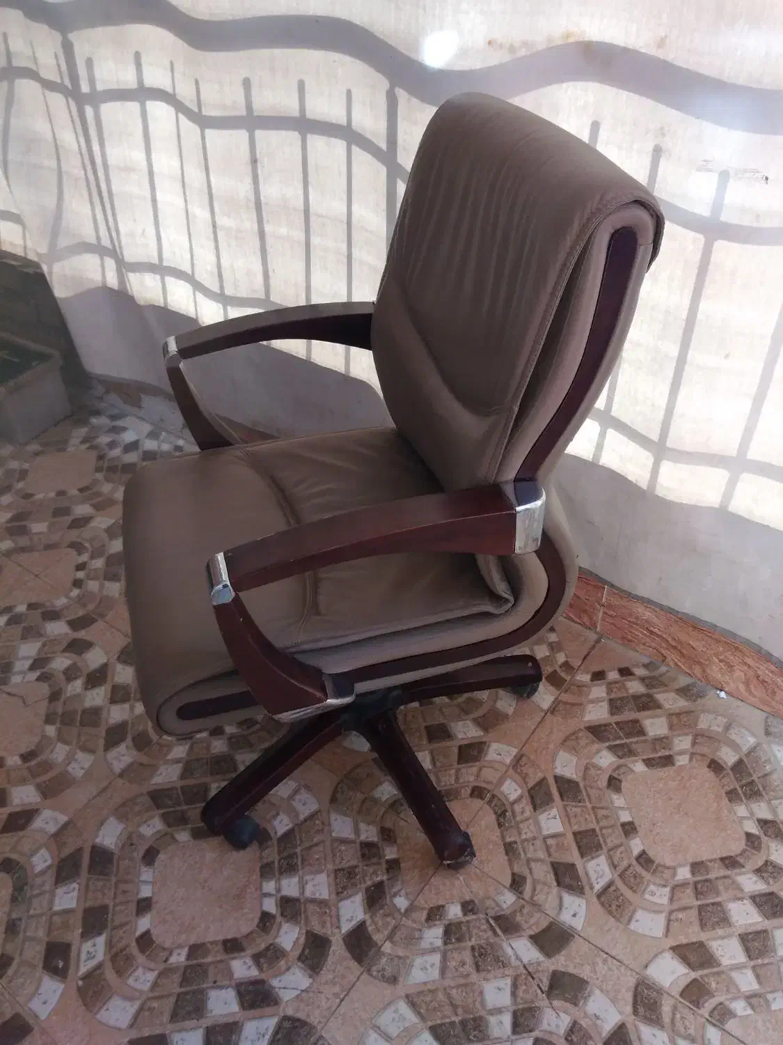 صندلی|صندلی و نیمکت|نیشابور, جمهوری|دیوار