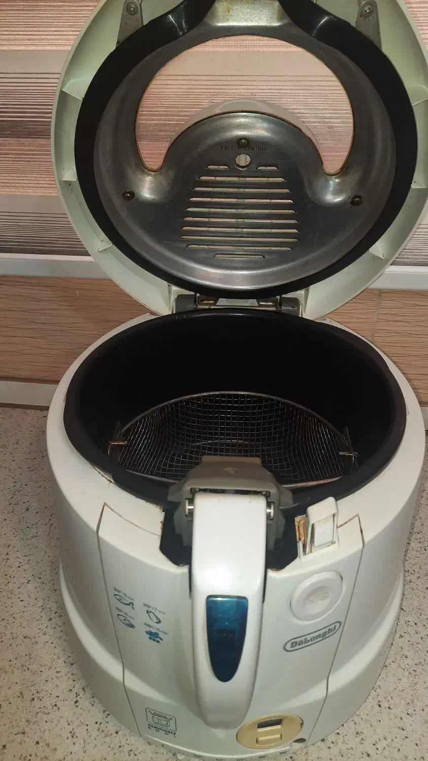 سرخ کن و زود پز|ظروف پخت‌وپز|رشت, دروازه لاکان|دیوار