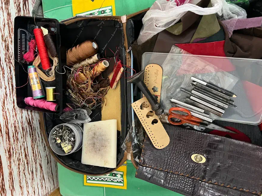 وسایل چرم دوزی|لوازم خیاطی و بافتنی|امیدیه, |دیوار