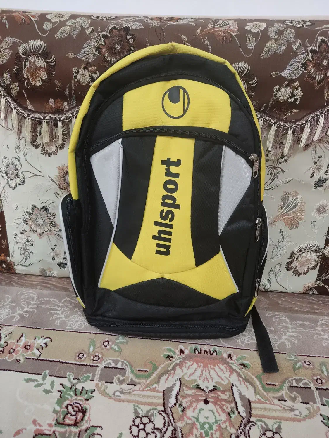 کیف مدرسه|کیف، کفش، کمربند|پرند, فاز ۵|دیوار