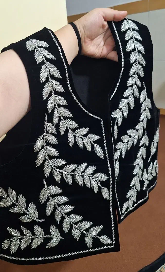 جلیقه وست سخمه|لباس|کرج, چمران|دیوار