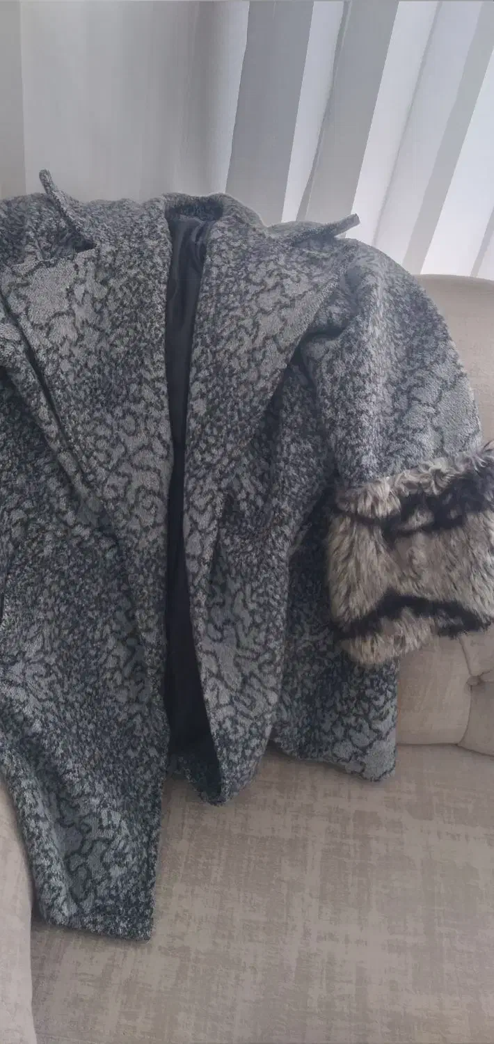 پالتو|لباس|ارومیه, |دیوار