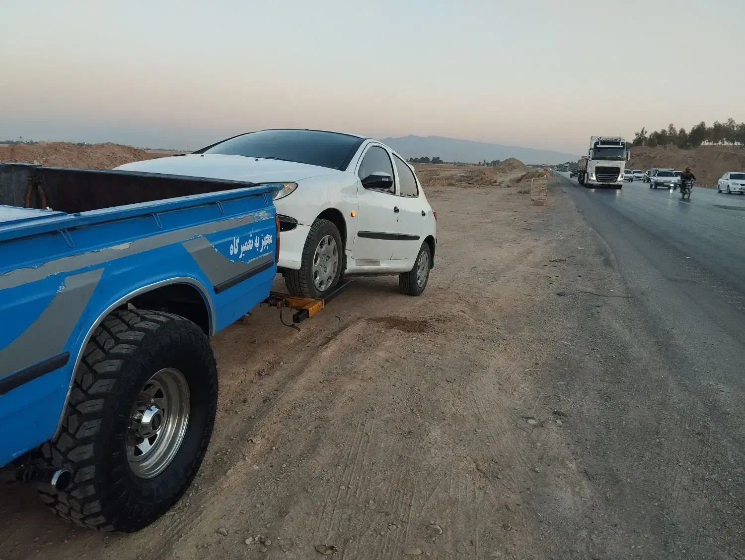 امداد خودرو جرثقیل یدک کش 24ساعته سراسر شیراز|خدمات حمل و نقل|شیراز, محراب|دیوار