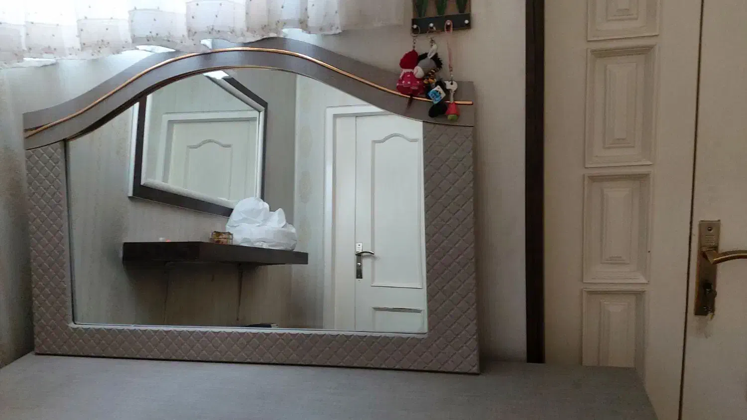 میز کنسول و آینه نو استفاده نشده|بوفه، ویترین، کنسول|اصفهان, تخت فولاد|دیوار