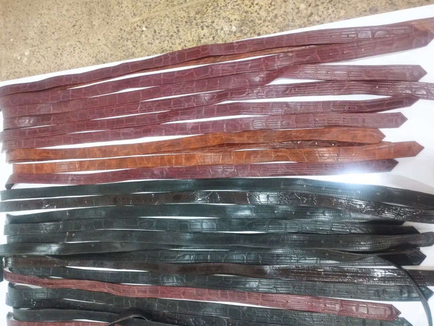 تعدادی کمربندوسگک کمربندهرعدد35تومن بدلیلتغییرشغل|کیف، کفش، کمربند|اهواز, پادادشهر|دیوار