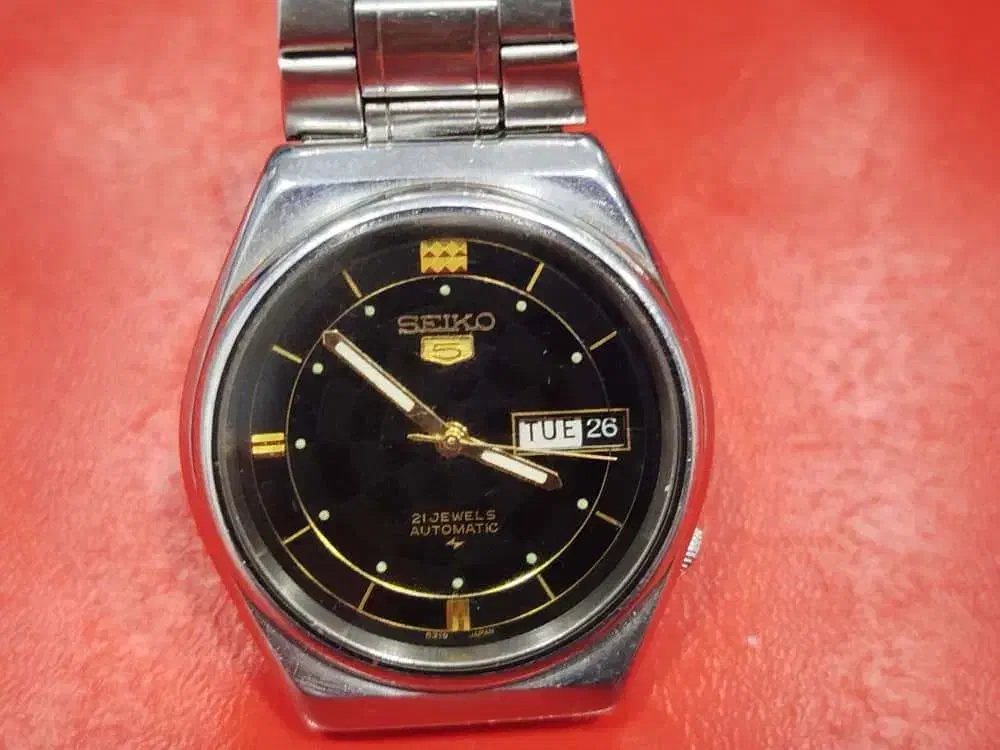 سیکو 5 اتوماتیک|ساعت|ری, جوانمرد قصاب|دیوار