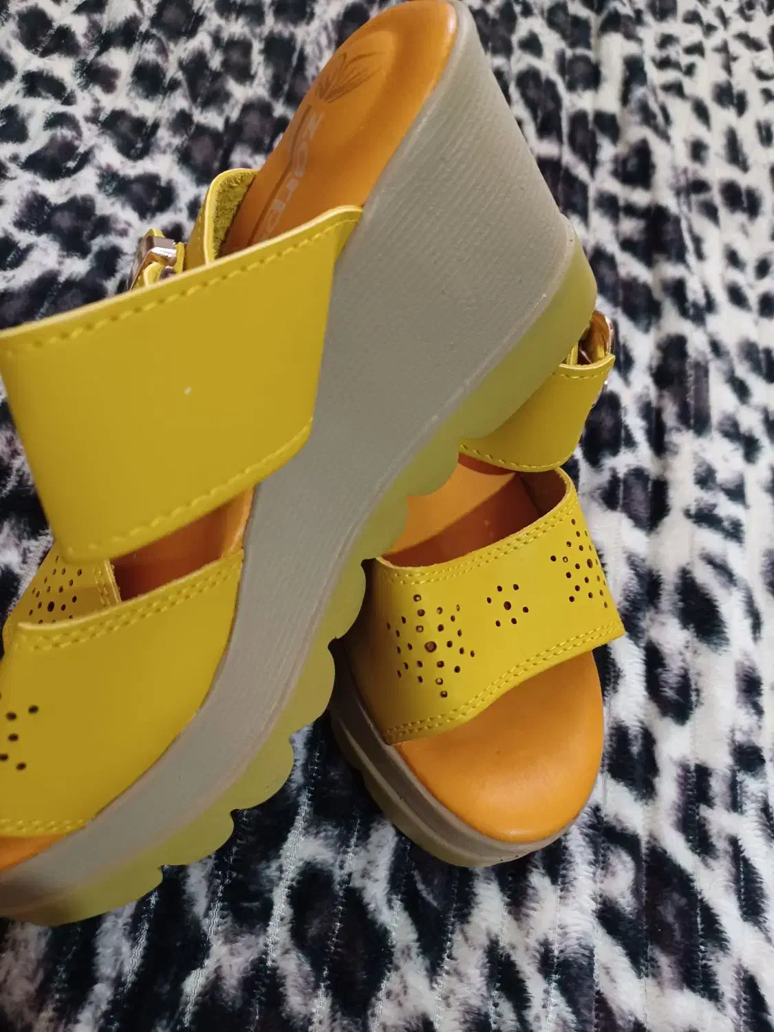 دمپایی طبی پاشنه بلند خردلی نو|کیف، کفش، کمربند|کرمان, |دیوار