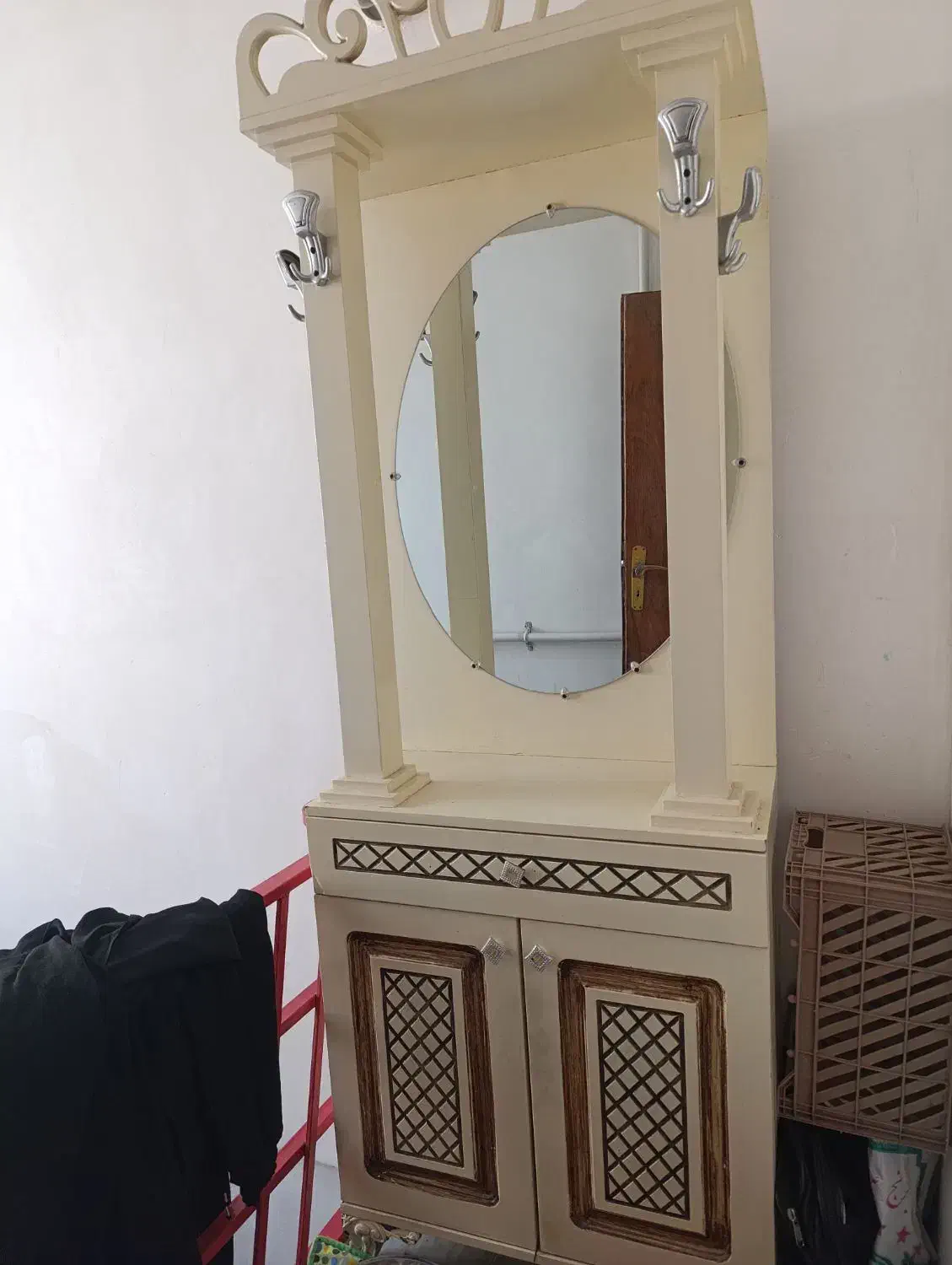 جاکفشی|جاکفشی، کمد، دراور|اردبیل, |دیوار