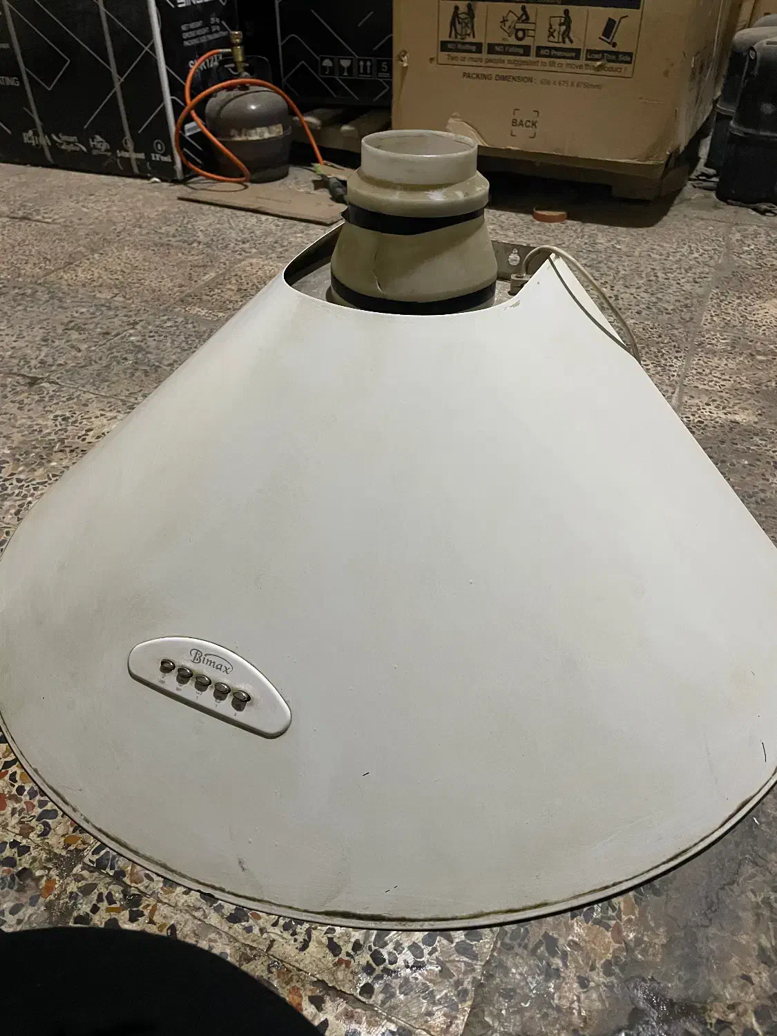 هود بیمکث|هود|اهواز, سلطانمنش|دیوار