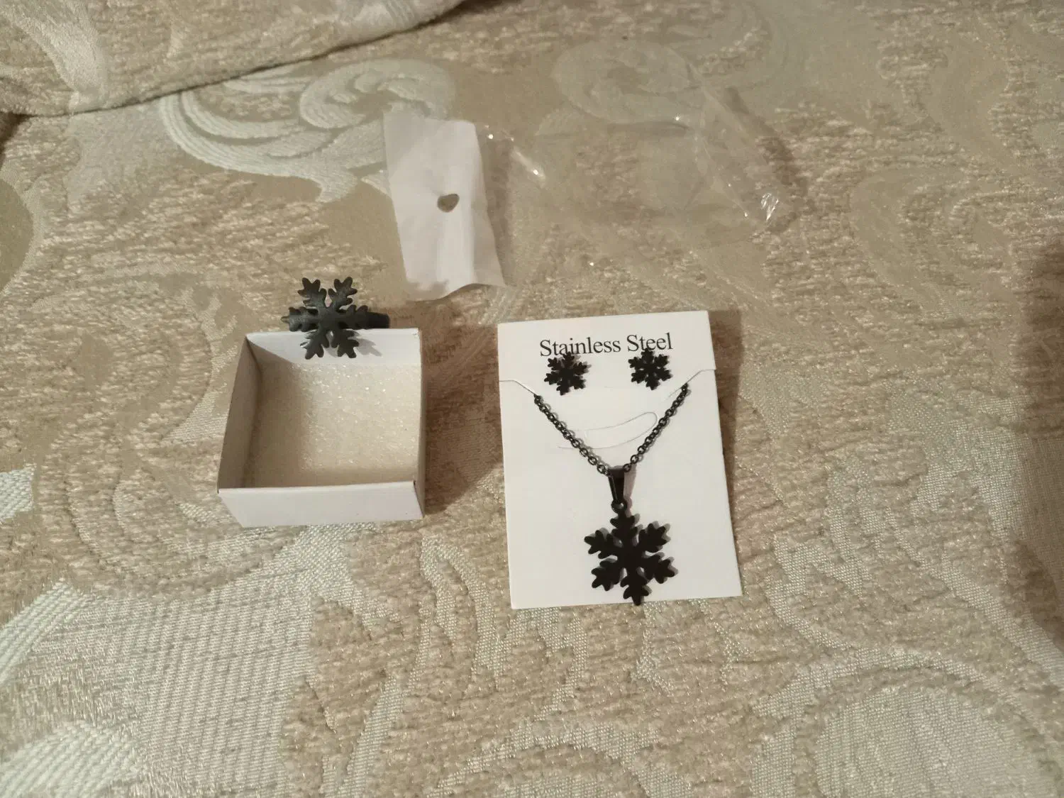 انگشتر مدال گوشواره دستبند نو|بدلیجات|تبریز, |دیوار