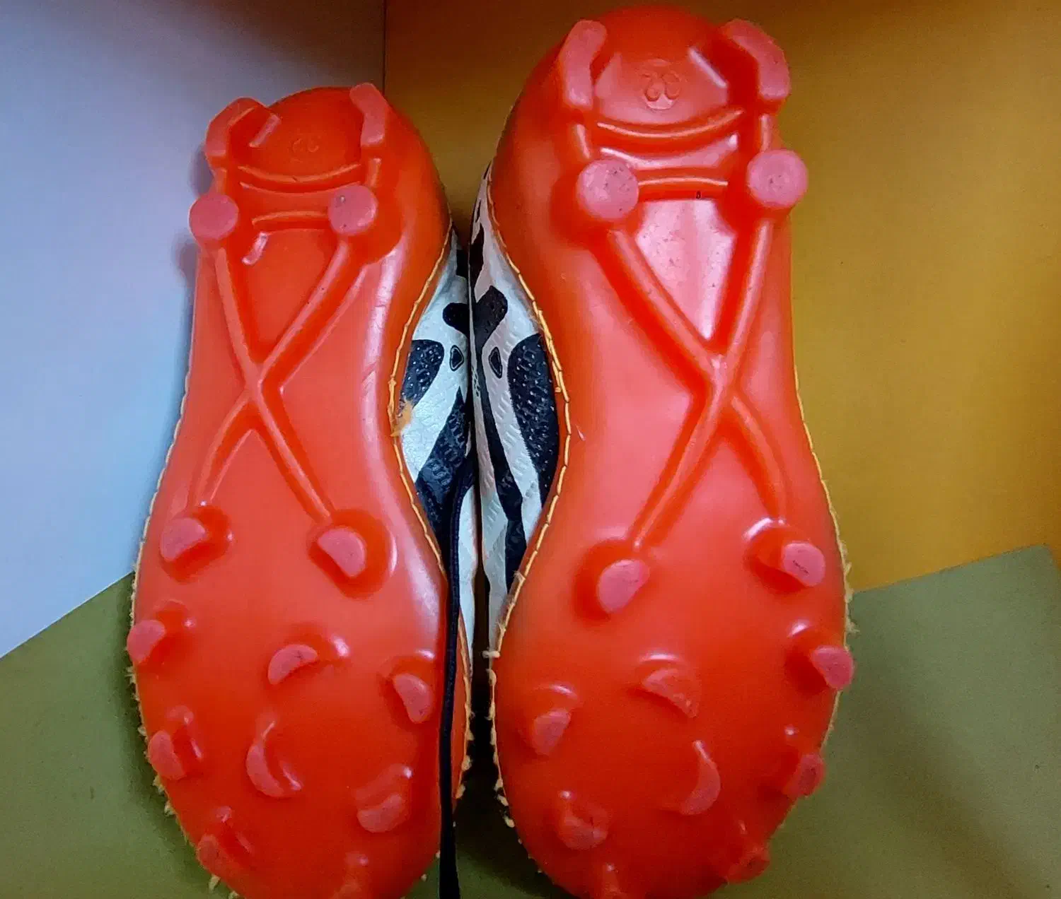 کفش فوتبال مناسب چمن سایز ۳۲ در حد|تجهیزات ورزشی|ملایر, |دیوار