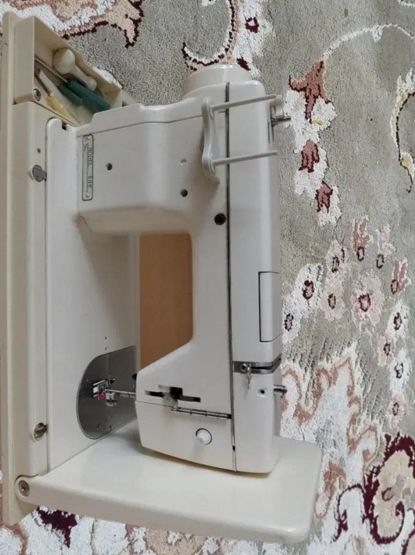 لوازم خانگی چرخ خیاطی ژانومه حراج|حراج|شریف‌آباد, |دیوار