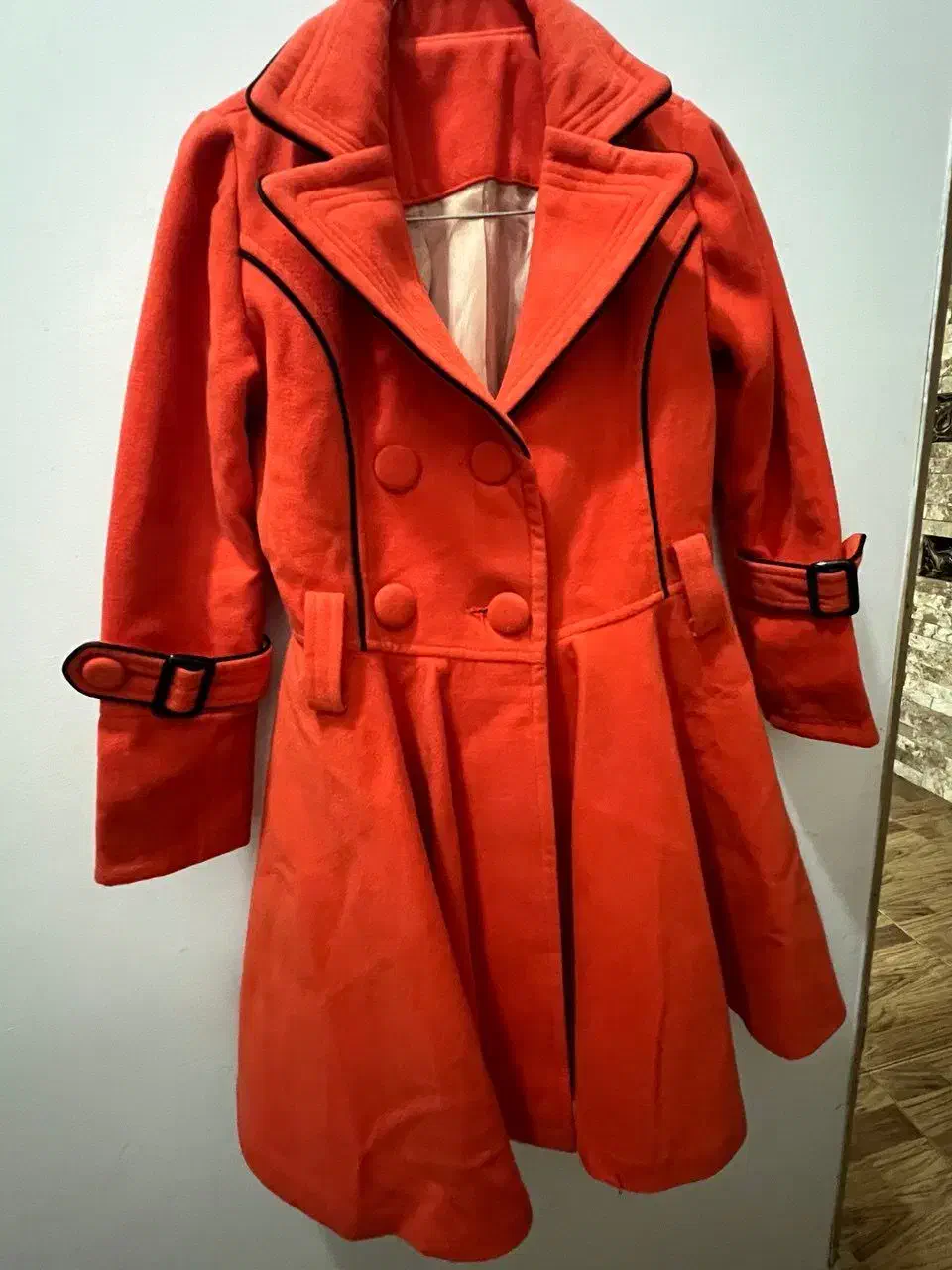 پالتو فوتر نارنجی|لباس|آمل, |دیوار