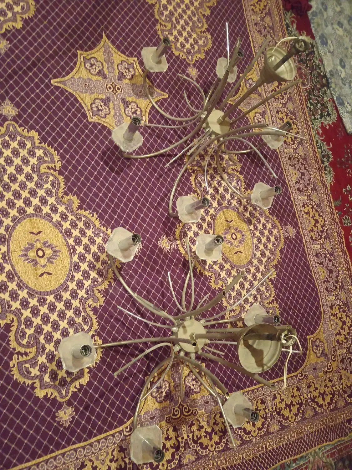 لوستر|لوستر و چراغ آویز|سبزوار, قصبه غربی|دیوار