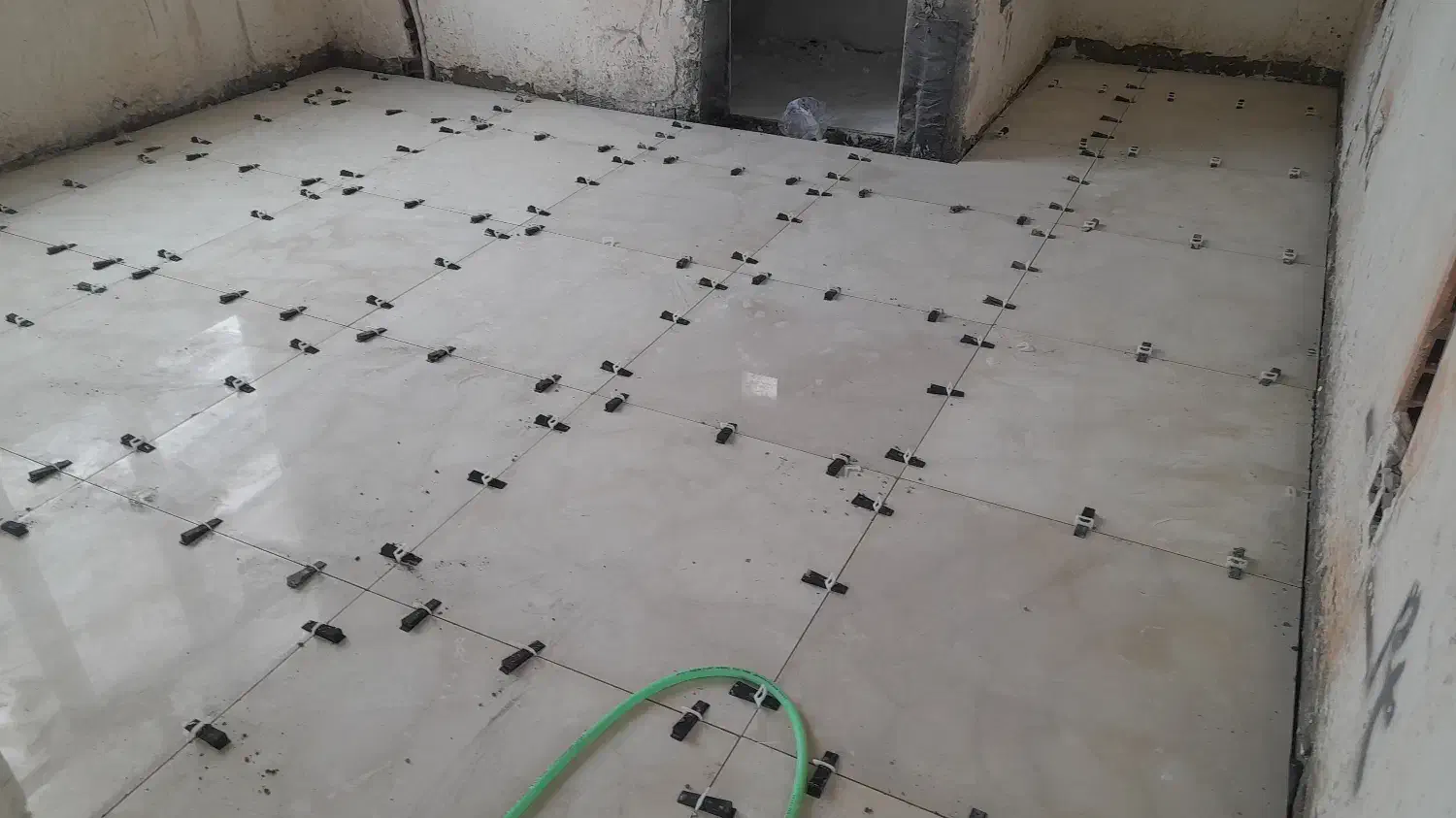 کمک اوسا شاگرد ،نیروی نیمه ماهر کاشی و سنگ کاری|استخدام معماری، عمران و ساختمانی|قم, الوندیه و گذر صادق|دیوار