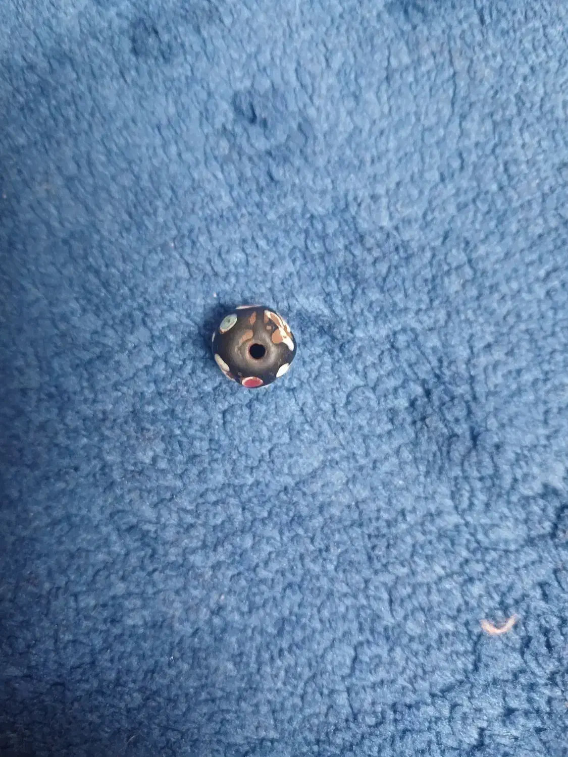 سنگ چشم نظر|کلکسیون اشیاء عتیقه|ری, شهرک نظامی|دیوار